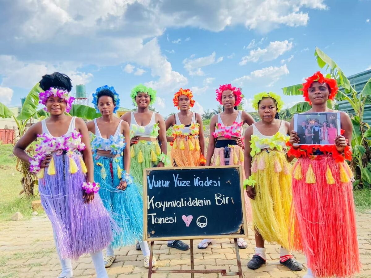 Hula Dancers